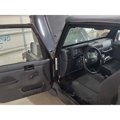 1997 Jeep Wrangler Axle Assy, Front (4WD) - ~439384940