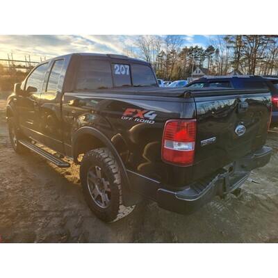 2004 Ford F-150 Series Pickup Axle Assembly, Rear