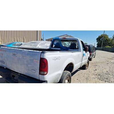 2005 Ford F-250 Super Duty Pickup Axle Assy, Front (4WD) - ~436903604