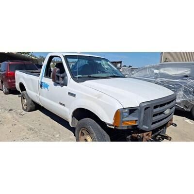 2005 Ford F-250 Super Duty Pickup Axle Assy, Front (4WD) - ~436903604