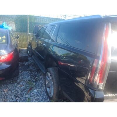 2015 Cadillac Escalade Axle Assembly, Rear