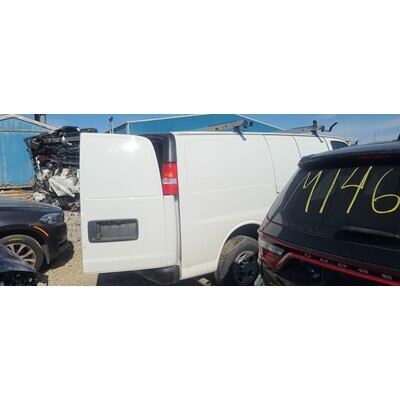 2018 Chevrolet Express 2500 Axle Assembly, Rear - ~417544660