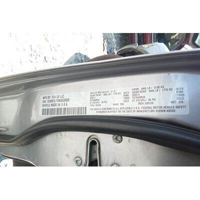 2013 Dodge 1500 Series Pickup Axle Assembly, Rear - ~423826004