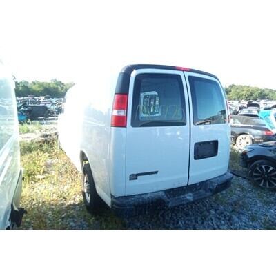 2018 Chevrolet Express 2500 Axle Assembly, Rear - ~433637666