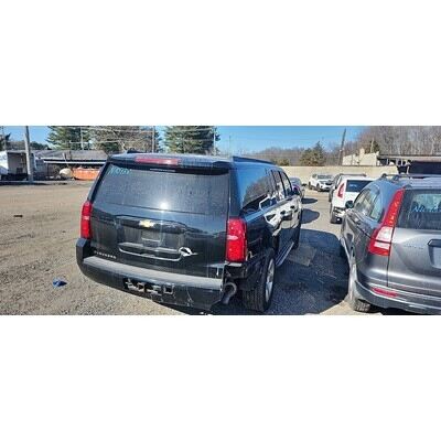 2015 Chevrolet Suburban 1500 Series Axle Assembly, Rear - ~415993749