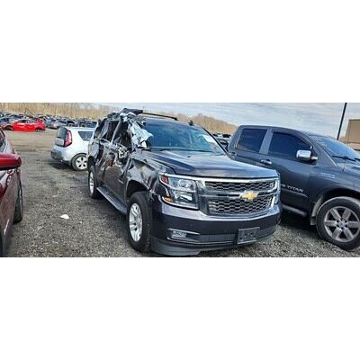 2015 Chevrolet Suburban 1500 Series Axle Assembly, Rear - ~416960392