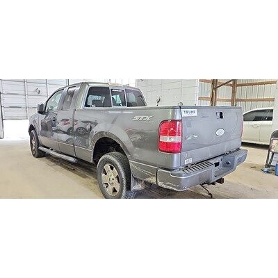 2004 Ford F-150 Series Pickup Axle Assembly, Rear - ~424991019