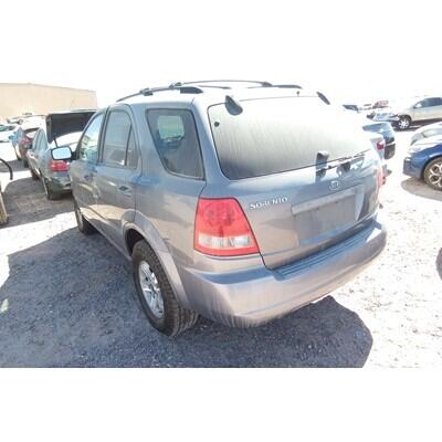 2003 Kia Sorento Axle Assembly, Rear - ~403217428