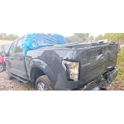 2015 Ford F-150 Series Pickup Axle Assembly, Rear