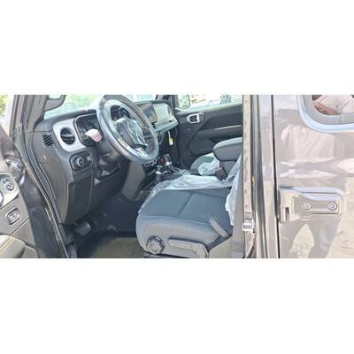 Used Axle Assy, Front (4WD), ~422511626