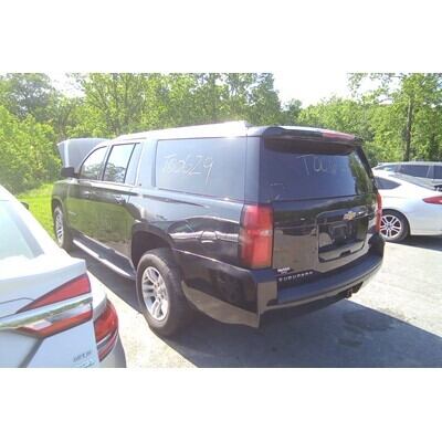 2015 Chevrolet Suburban 1500 Series Axle Assembly, Rear - ~425380875