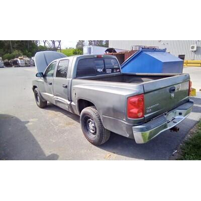 2005 Dodge Dakota Axle Assembly, Rear - ~398601080