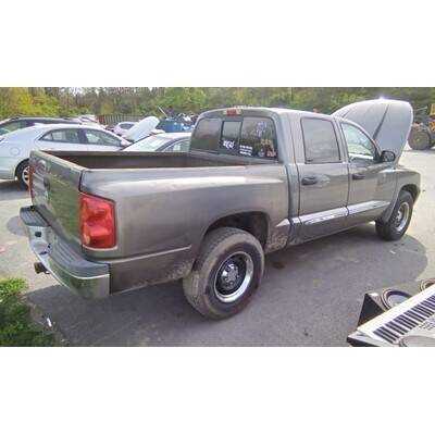 2005 Dodge Dakota Axle Assembly, Rear - ~398601080