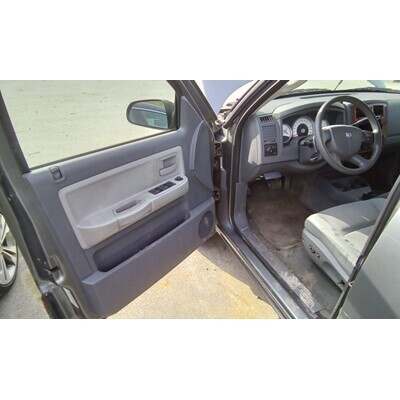 2005 Dodge Dakota Axle Assembly, Rear - ~398601080