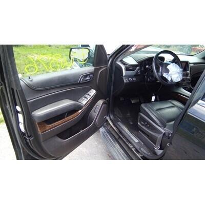 2015 Chevrolet Suburban 1500 Series Axle Assembly, Rear - ~393566926