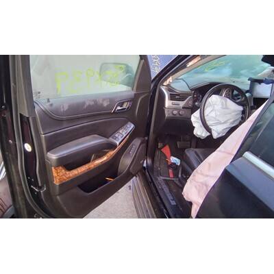 2015 Chevrolet Suburban 1500 Series Axle Assembly, Rear - ~404706883