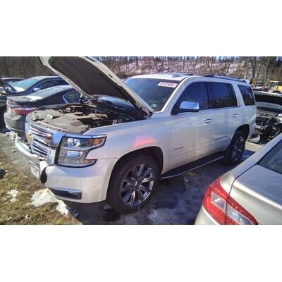 2015 Chevrolet Suburban 1500 Series Axle Assembly, Rear - ~411068702