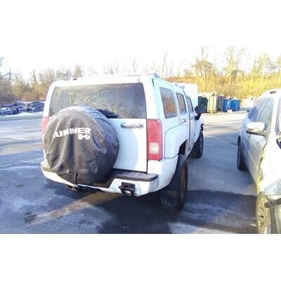 2006 Hummer H3 Axle Assembly, Rear - ~412348864