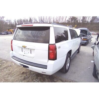 2015 Chevrolet Suburban 1500 Series Axle Assembly, Rear - ~416095094