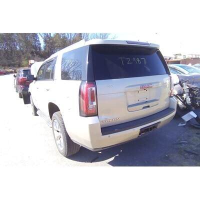 2015 Chevrolet Suburban 1500 Series Axle Assembly, Rear - ~417102303