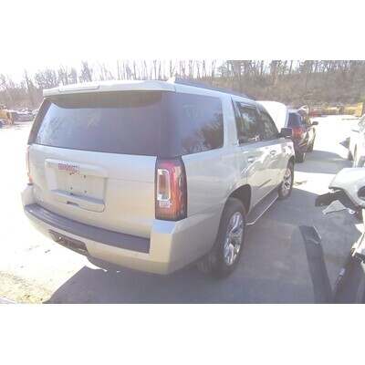 2015 Chevrolet Suburban 1500 Series Axle Assembly, Rear - ~417102303