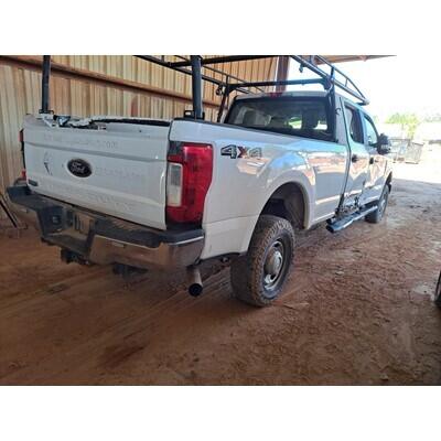 2017 Ford F-250 Super Duty Pickup Axle Assy, Front (4WD) - ~415331693