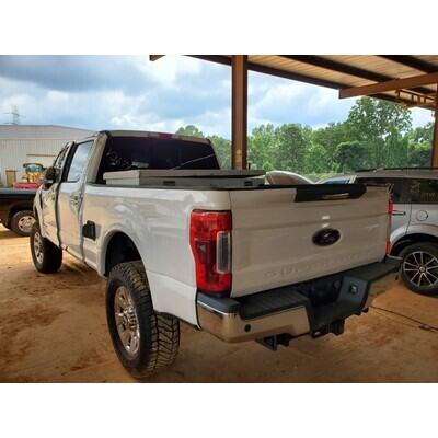 2017 Ford F-250 Super Duty Pickup Axle Assy, Front (4WD) - ~431055976