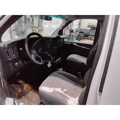 2010 Chevrolet Express 2500 Axle Assembly, Rear - ~410999914