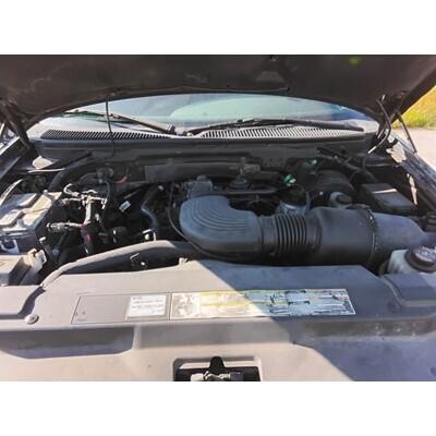 2000 Ford F-150 Series Pickup Axle Assembly, Rear - ~432915263