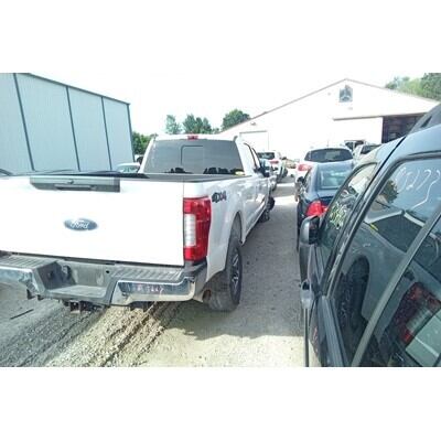 2017 Ford F-250 Super Duty Pickup Axle Assy, Front (4WD) - ~426532869