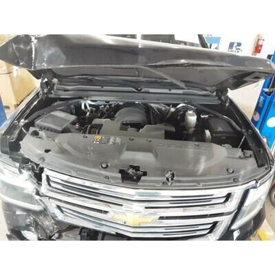 2015 Chevrolet Suburban 1500 Series Axle Assembly, Rear - ~394505675