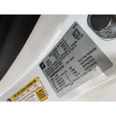 2014 Chevrolet Silverado 1500  Axle Assembly, Rear - ~402009675