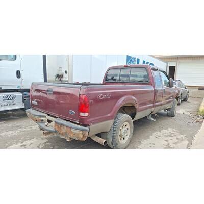 2005 Ford F-250 Super Duty Pickup Axle Assy, Front (4WD) - ~429554124