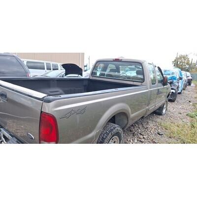 2002 Ford F-250 Super Duty Pickup Axle Assy, Front (4WD) - ~440211812