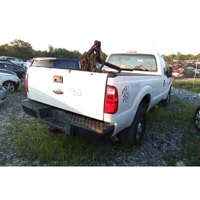 2008 Ford F-250 Super Duty Pickup Axle Assy, Front (4WD) - ~396712609