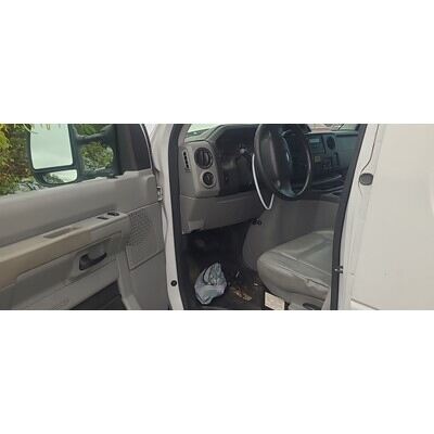 2009 Ford E-150 Van Axle Assembly, Rear