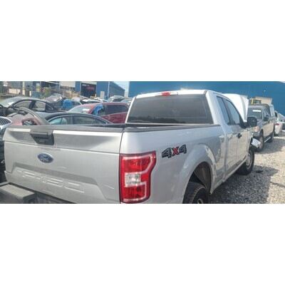 2015 Ford F-150 Series Pickup Axle Assembly, Rear - ~418800756