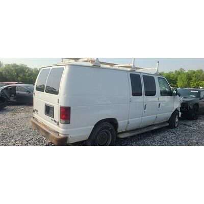 2009 Ford E-250 Van Axle Assembly, Rear - ~424174965