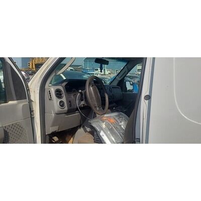 2009 Ford E-250 Van Axle Assembly, Rear - ~424174965