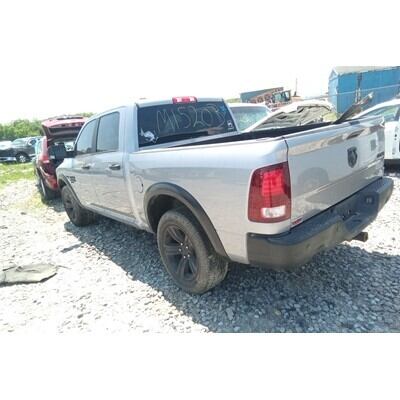 2013 Dodge 1500 Series Pickup Axle Assembly, Rear - ~423826004