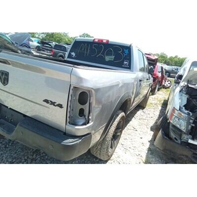 2013 Dodge 1500 Series Pickup Axle Assembly, Rear - ~423826004