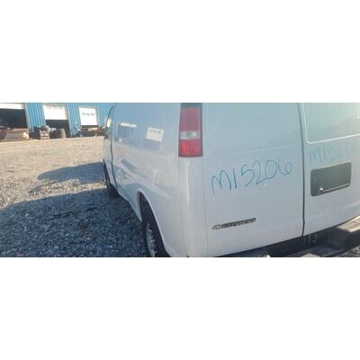 2018 Chevrolet Express 2500 Axle Assembly, Rear - ~424274182