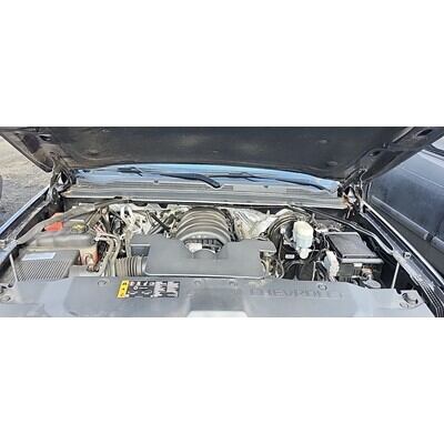 2015 Chevrolet Suburban 1500 Series Axle Assembly, Rear - ~416960392