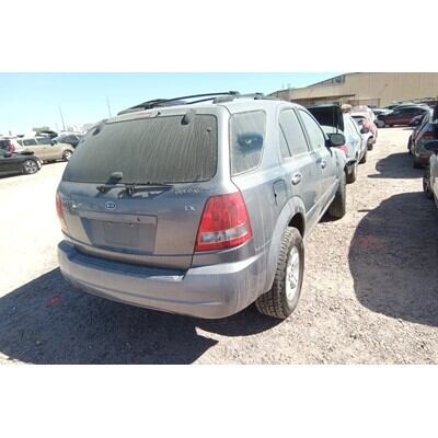 2003 Kia Sorento Axle Assembly, Rear - ~403217428