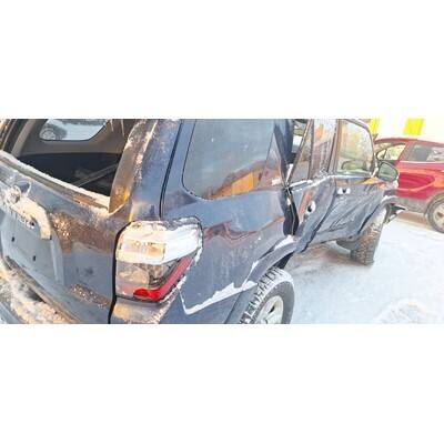 2010 Toyota 4Runner Axle Assembly, Rear - ~411816829