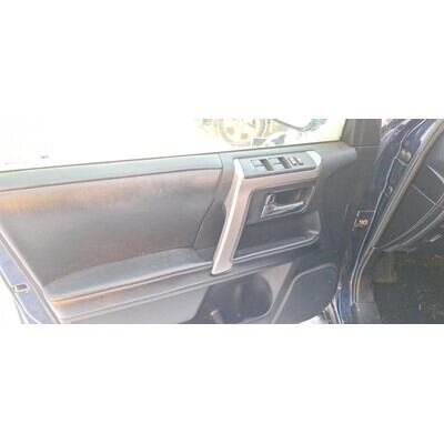 2010 Toyota 4Runner Axle Assembly, Rear - ~411816829