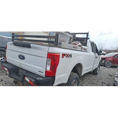 2017 Ford F-250 Super Duty Pickup Axle Assy, Front (4WD) - ~420242649