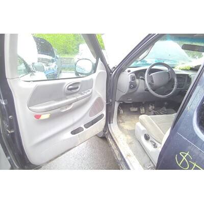 2000 Ford F-150 Series Pickup Axle Assembly, Rear - ~419261937