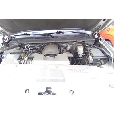 2015 Chevrolet Suburban 1500 Series Axle Assembly, Rear - ~423340169