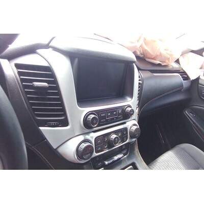 2015 Chevrolet Suburban 1500 Series Axle Assembly, Rear - ~423340169